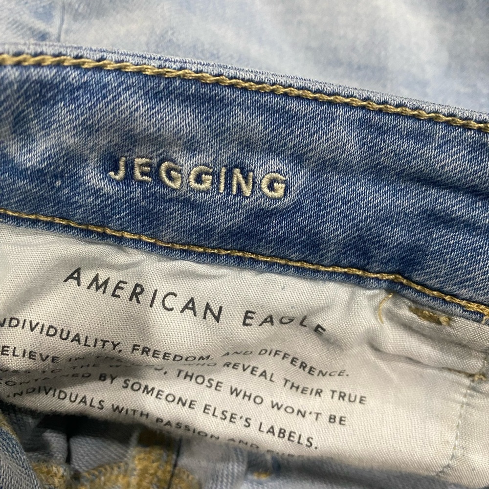 American Eagle Super Stretch Jegging Size 8R Light Wash Skinny Jeans - Picture 6 of 7